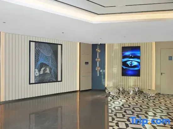 OKDAY Hotel (Shaya People's Square, Aksu)