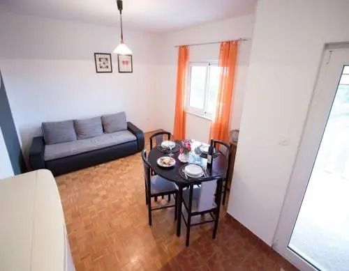 Apartments Miljenko