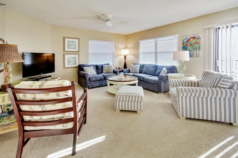Emerald Isle 502 3 Bdrm Beachfront Condo / Sunset Views!