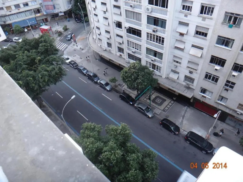Copacabana Beach! Aconchegante apartamento na quadra da praia.