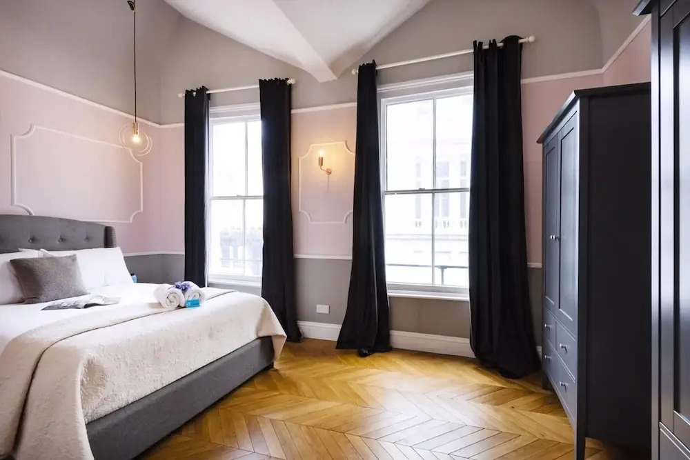 Bright 1BR + Balcony by Hyde Park