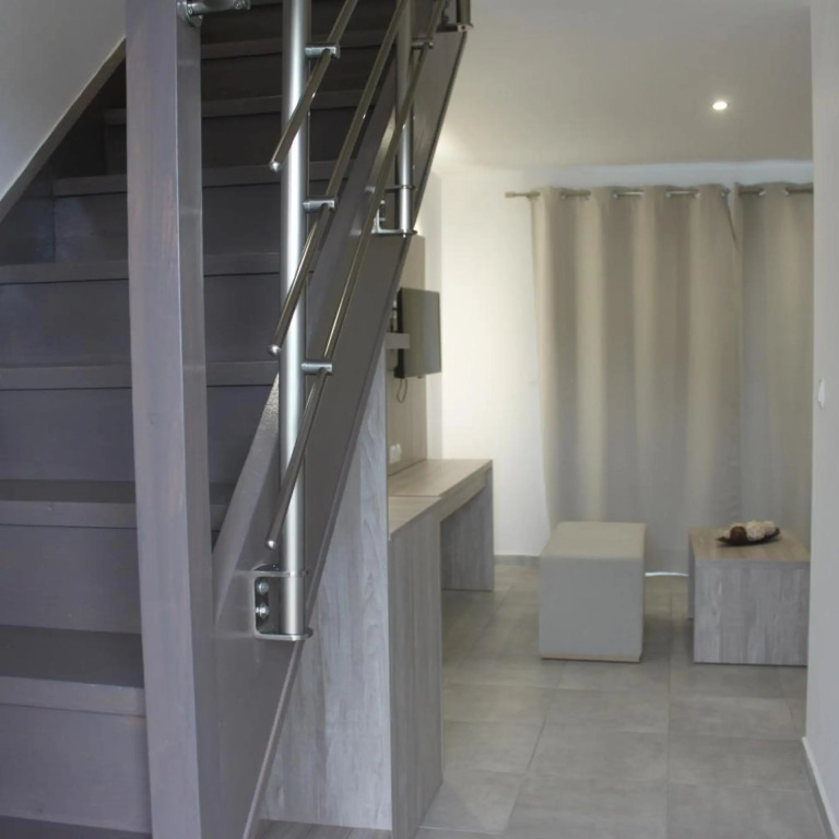 Vallian Village Hotel