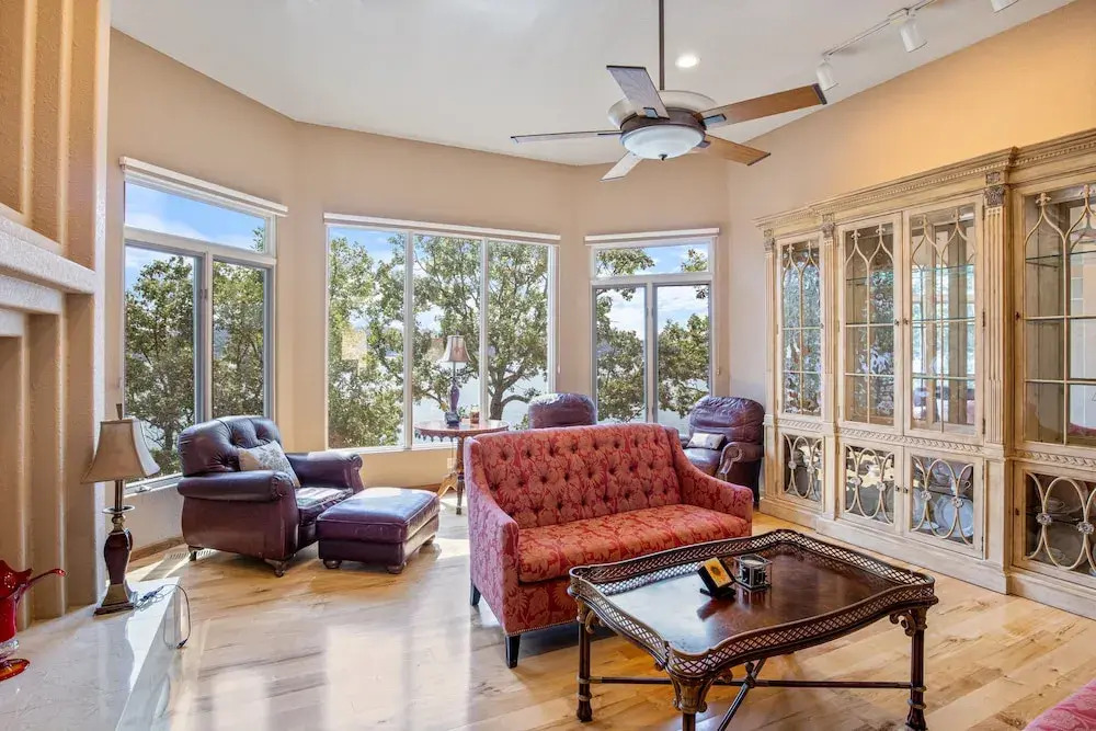 Pet-friendly Home In The Main Channel w/ Breathtaking Sunsets & Lake Views