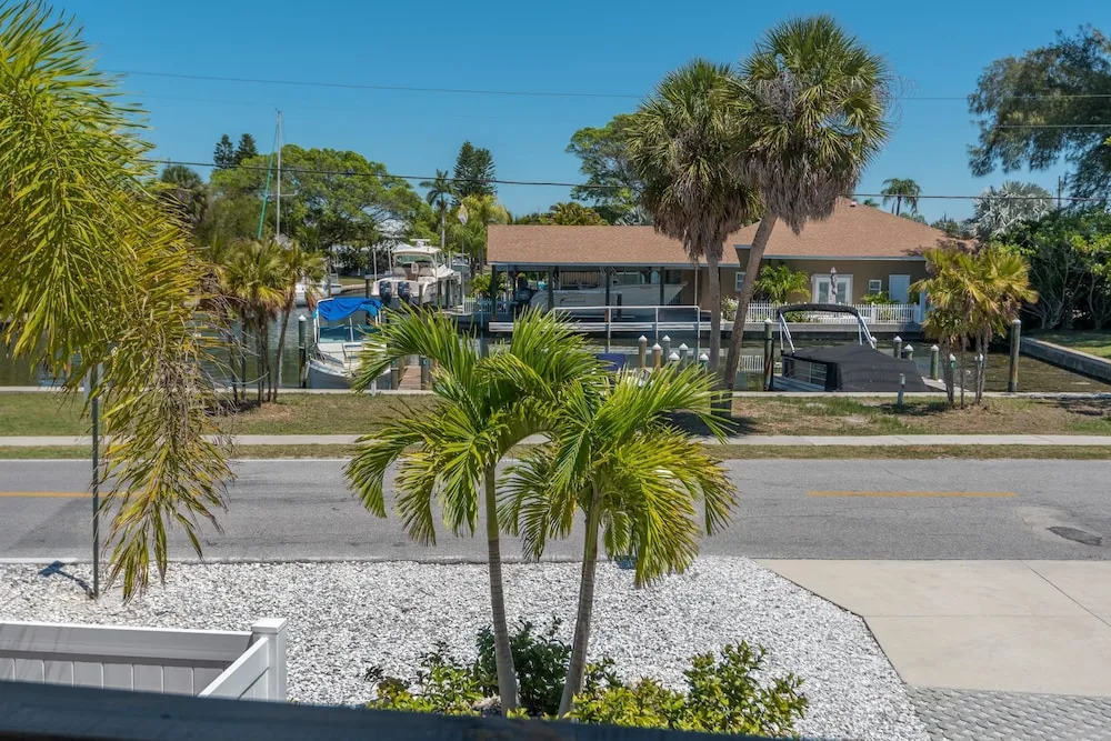 Marina Sunrise Apartment 3