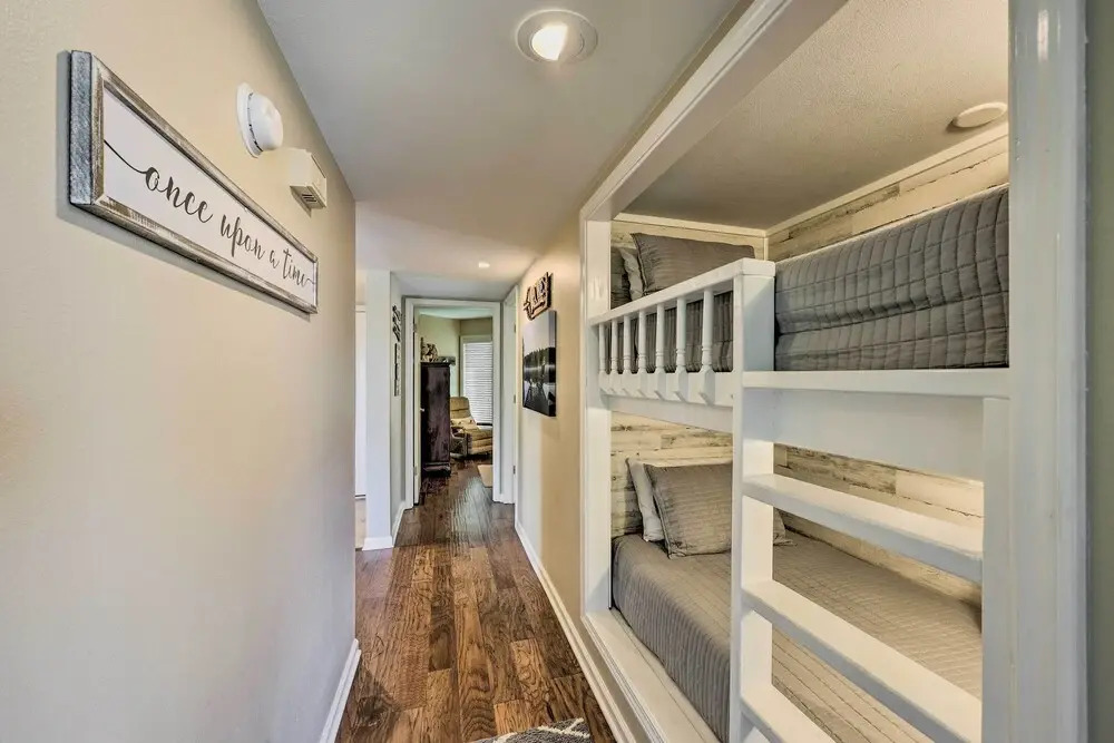 Beautiful Hot Springs Condo w/ Lake Hamilton Views