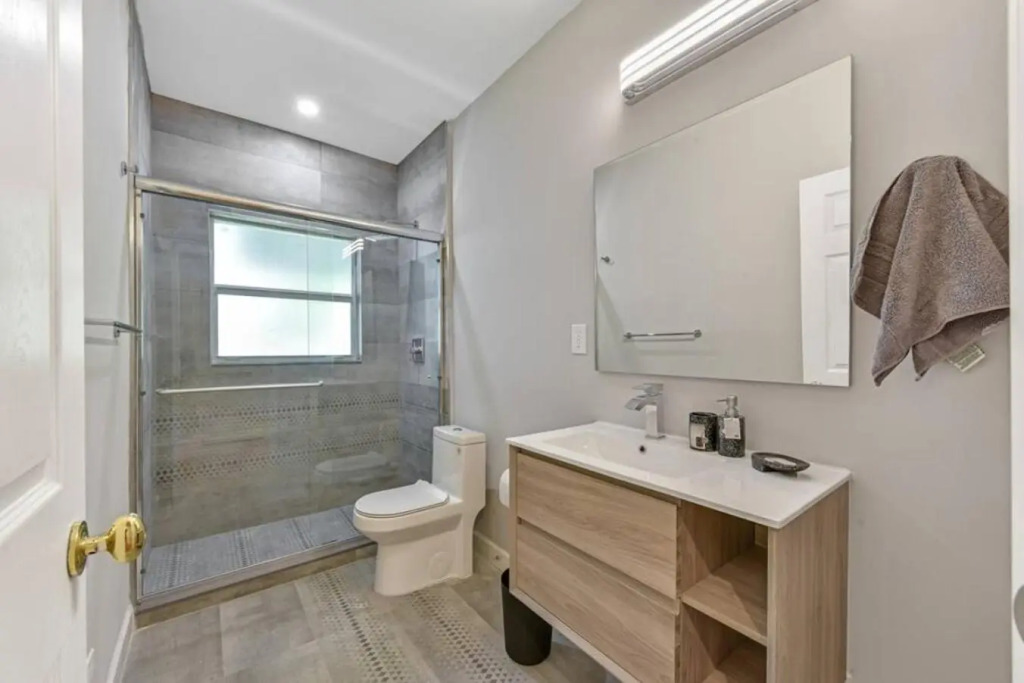 Large home with king bed on an acre lot
