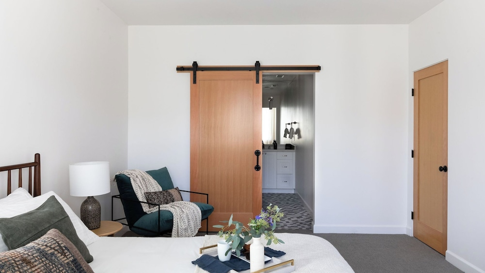 Maven by Avantstay 5 Minutes to the Beach! Ocean Views & Spacious Design