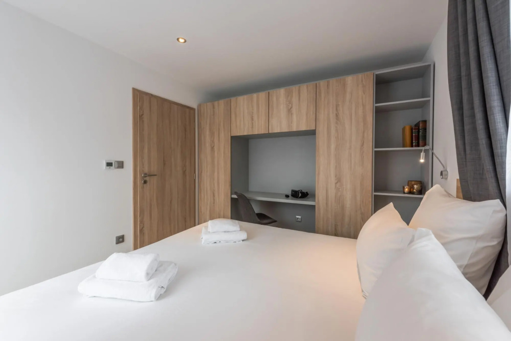 MERANTI - Design apartment with spa and gym