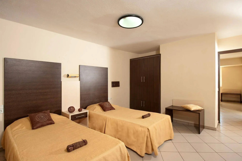 Apollo Apartments