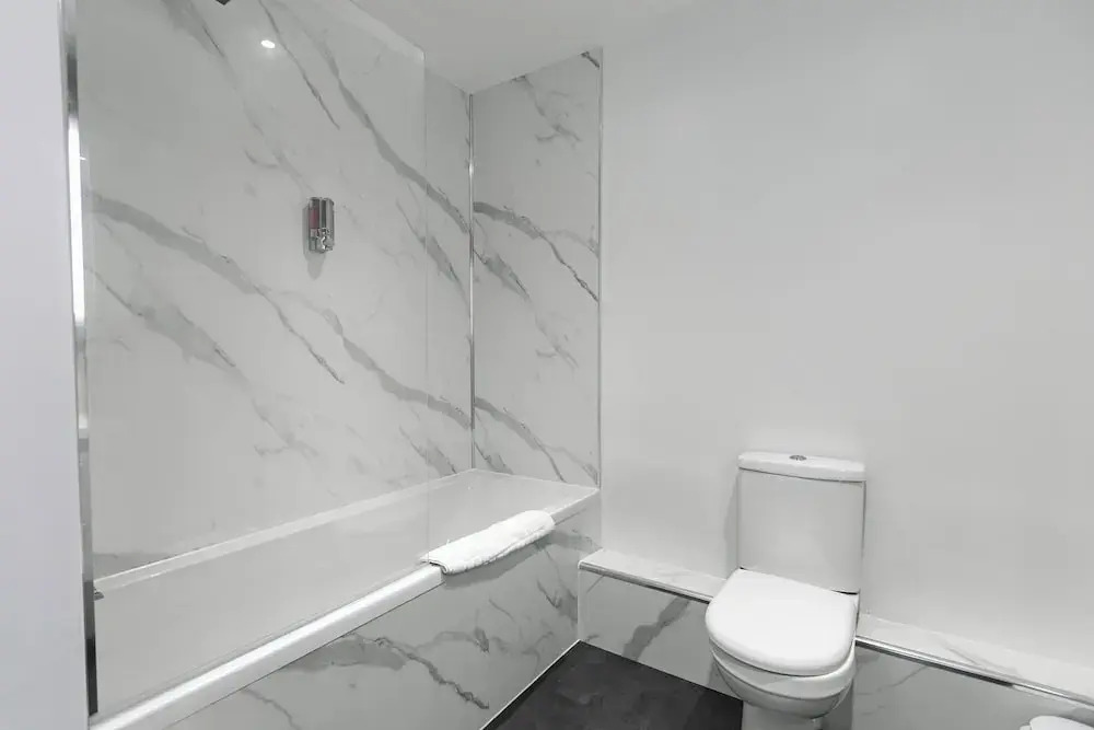 West Hull 2 bed apartment with Parking