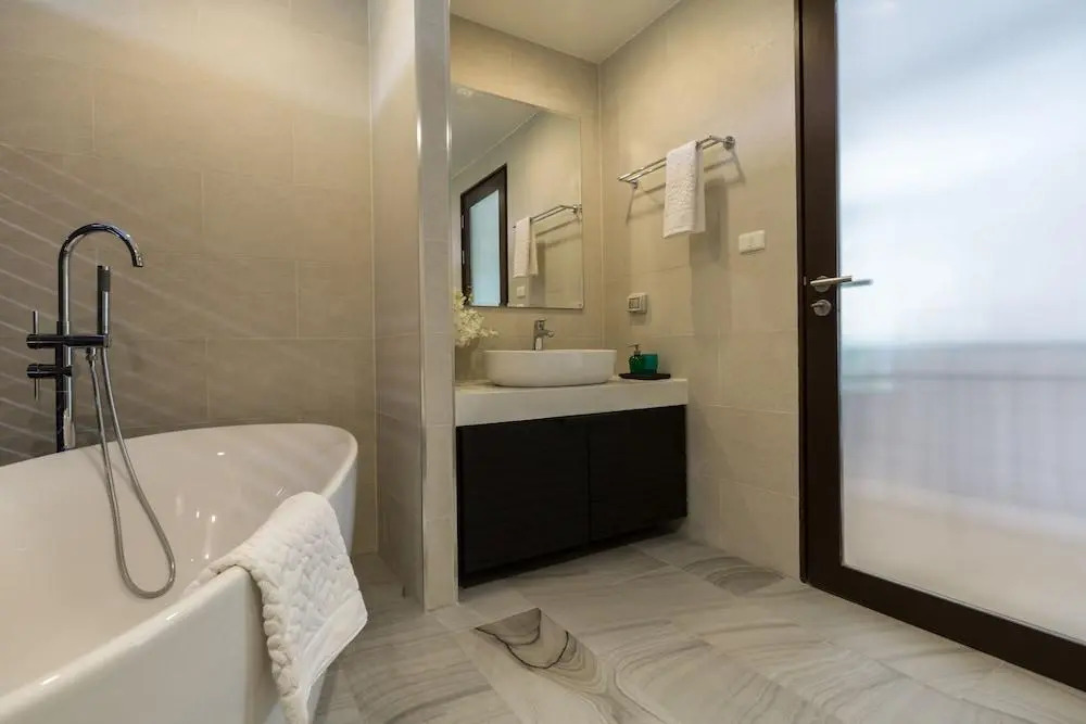 Villa Divina - Stunning Pool Villa 3 Mins Walk to Beach