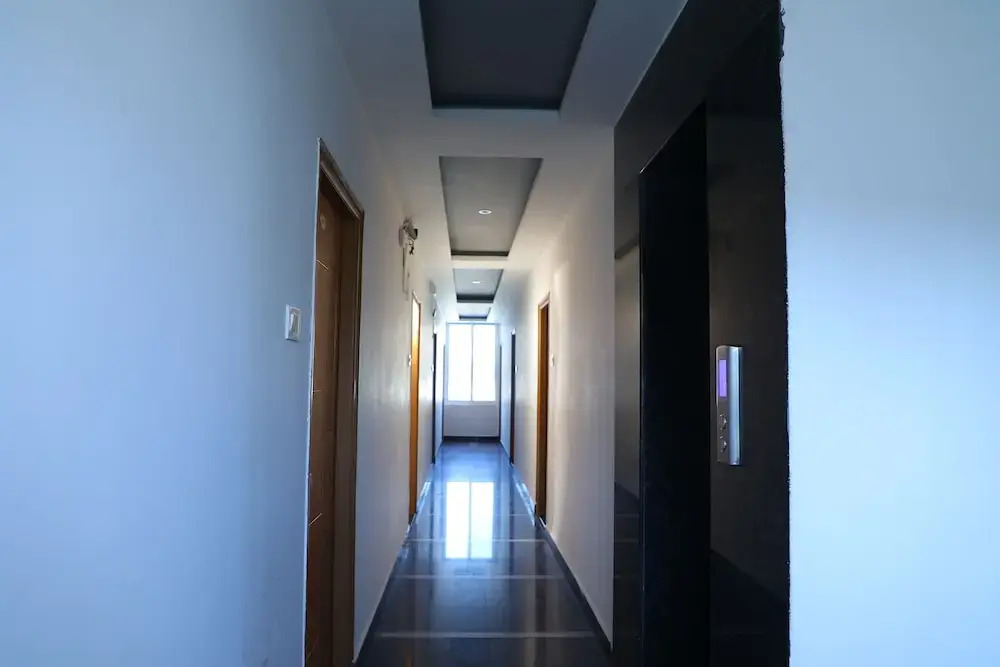 Athidhi Hotel & Suites