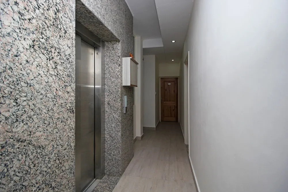 Homely Hotel near Sector 31 Gurgaon