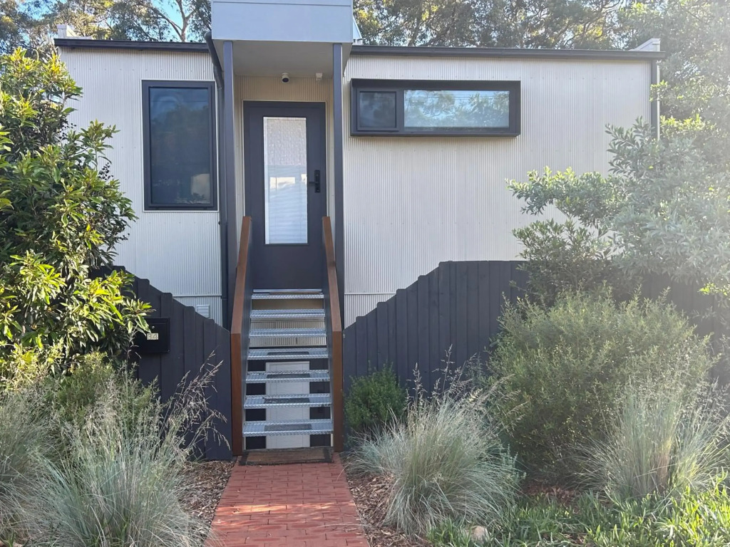 Bushland setting close to Sydney CBD- stand alone apartment