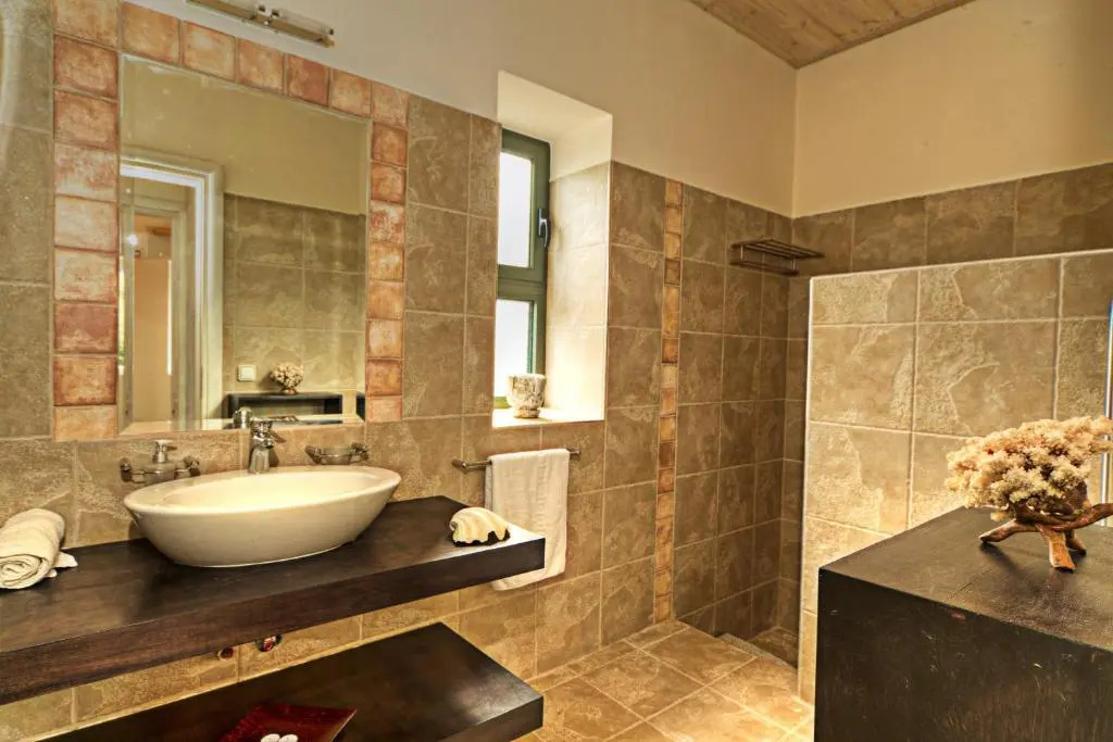 Cardamilia Suites