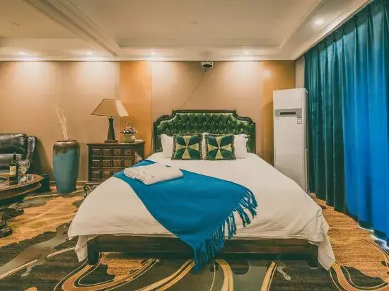 Carlos Service Apartment