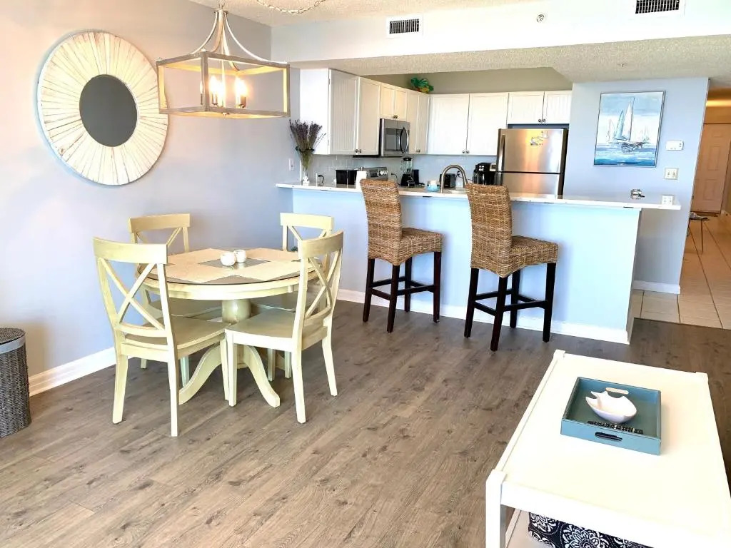 Just Updated - Beachfront Ocean view, 19th Floor