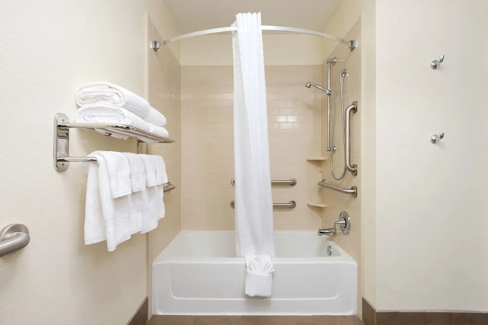 Candlewood Suites Columbia Hwy 63 & I-70 by IHG