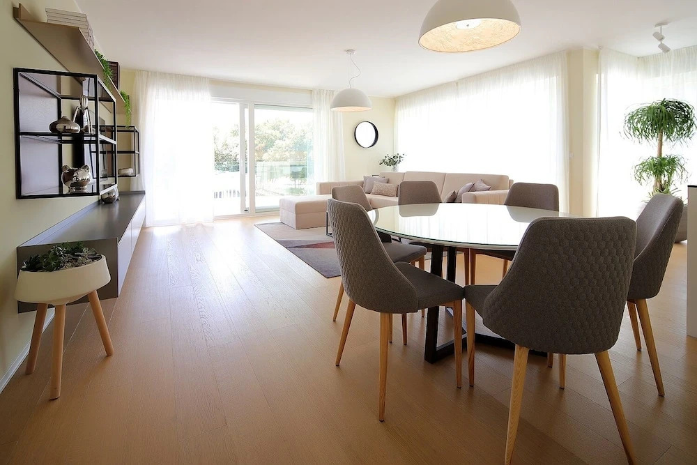 New apartment with swimming pool near the beach
