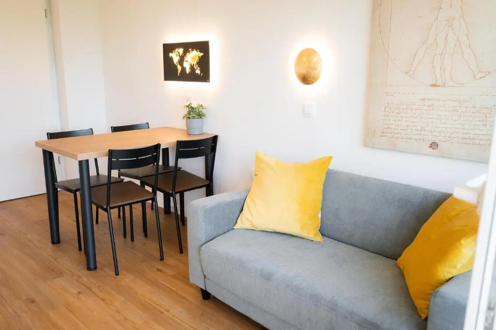 Apartment 396