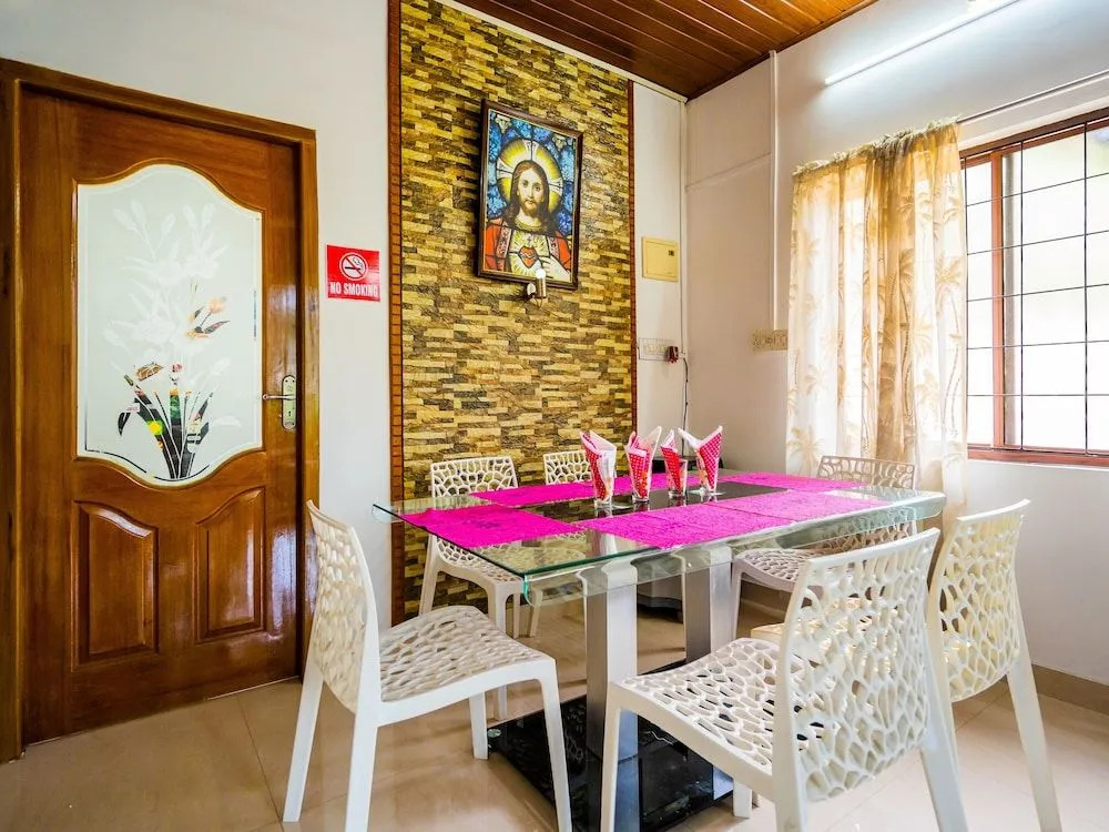 OYO 14757 Home Charming 2BHK Kundanoor