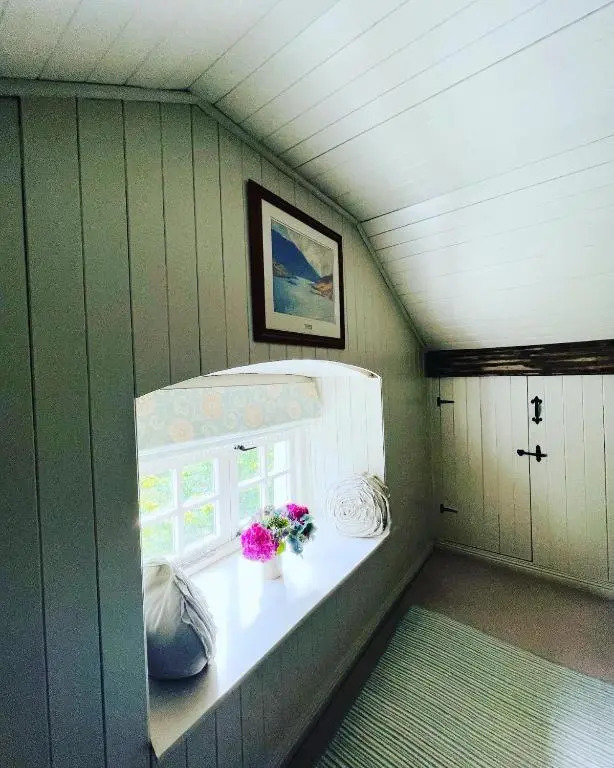 Larchmount House B&B