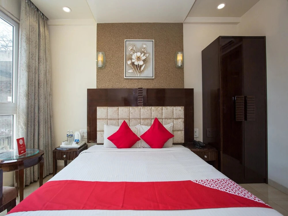 OYO 2377 Hotel Residency