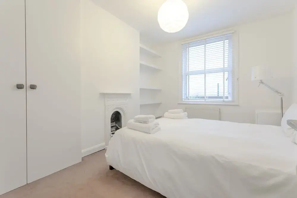 Beautiful 4 Bedroom London Riverside House