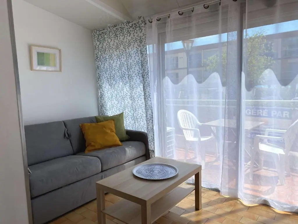 Appartement Balaruc-les-Bains, 1 pièce, 2 personnes - FR-1-553-52