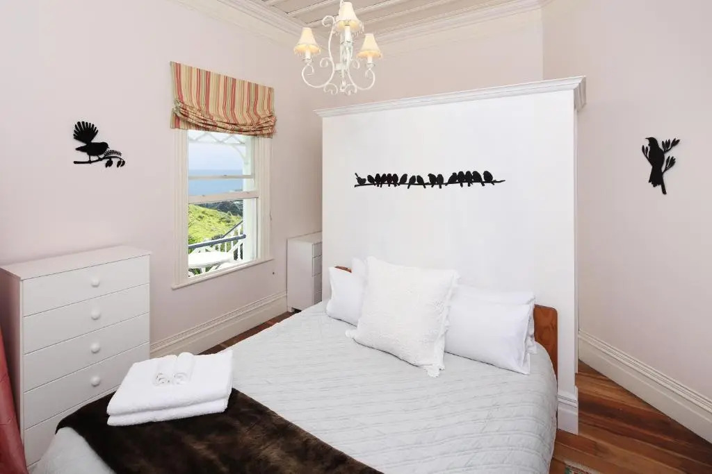 Crescent Villa - Stay Waiheke