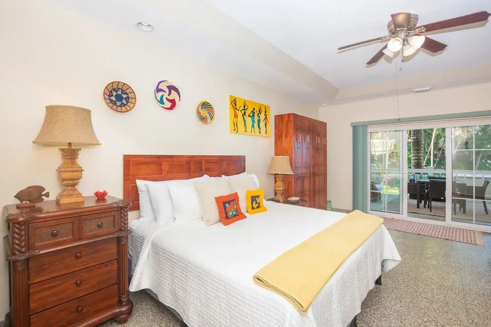 Lawson Rock - Seahorse 105 2 Bedroom Condo by RedAwning