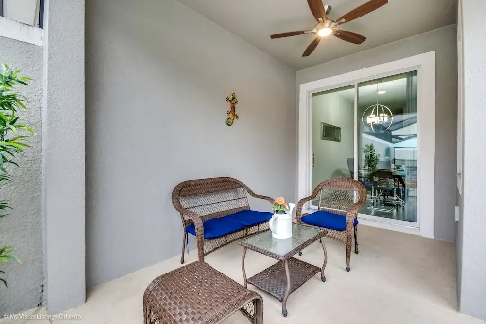 Juliet Circle Circle Villa Story Lake