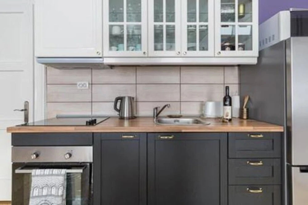 Luxury & Spacious Eclectic Style Apartment