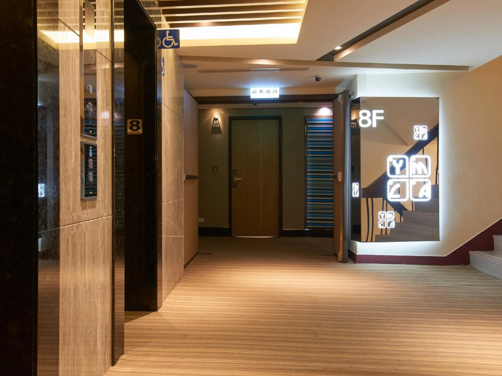 Y Hotel