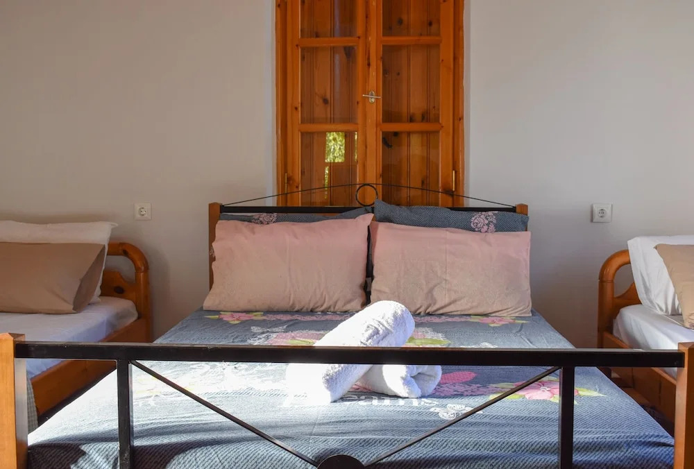 Stone residence/ Amazing seaview 1km to the beach