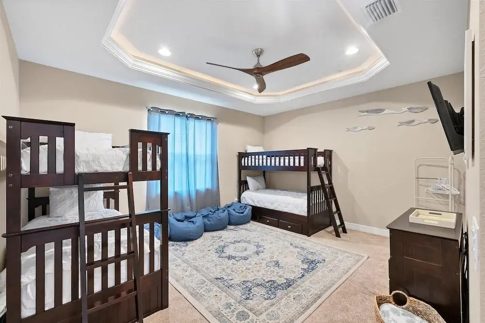 Englewood 5 Bedroom Pool Home 3 miles to Gulf Beaches! 5 Home