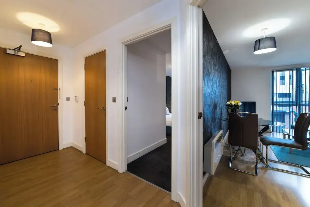 1 Bed Apartment Near Broad St, B1, Sleeps 3 People