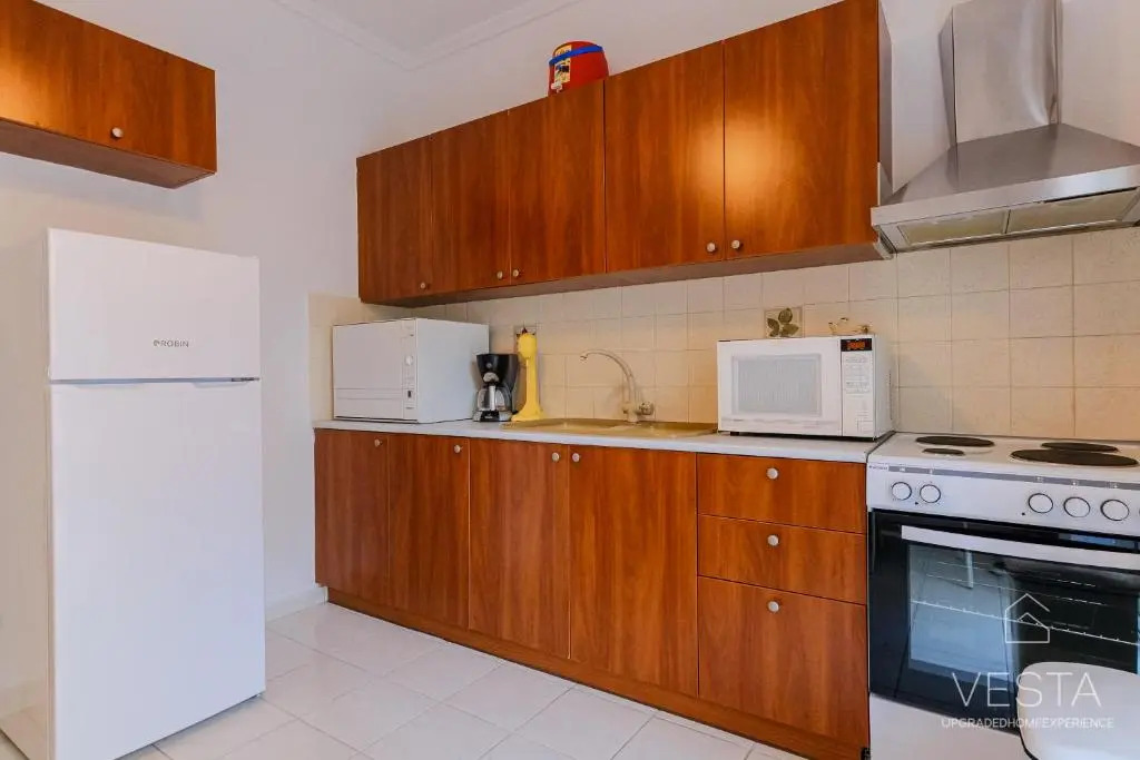 Waterlily 3-bedroom Maisonette, 75m to sandy beach