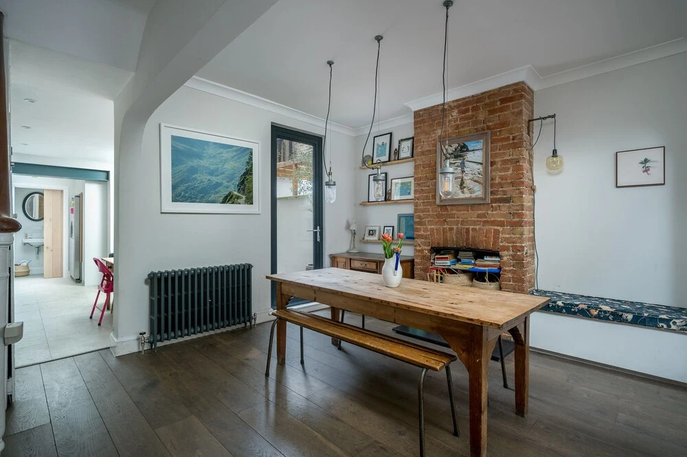 Altido Homely 4-Bed House W/ Terrace In Wandsworth