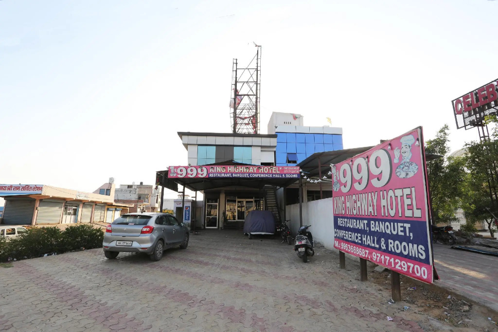 Hotel 999 by OYO Rooms