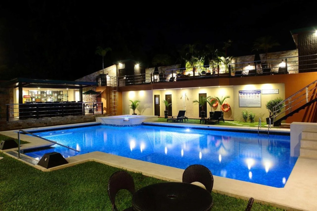 Queens Hotel by BON Hotels