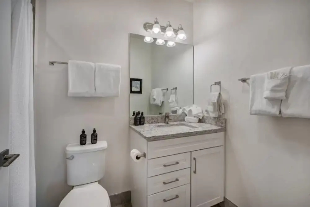 Clearwater Lofts - New! Modern 2 Bedroom Near Keystone Lake