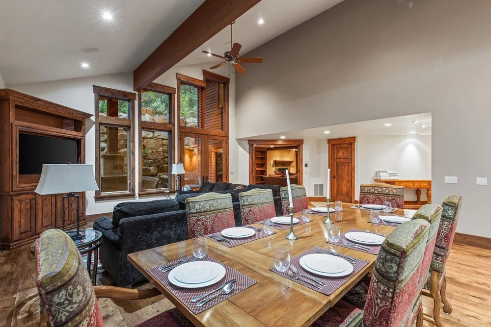 2430 Deer Valley Getaway! Peaceful Home Minutes From Deer Valley With Private Hot Tub! 4 Bedroom Home by RedAwning