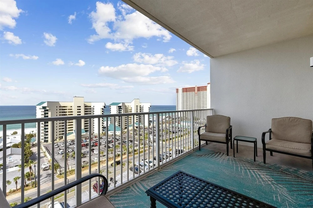 Laketown Wharf 1003, Gulf View, Sleeps 6. Free Fun! Updated! 1 Bedroom Condo by RedAwning