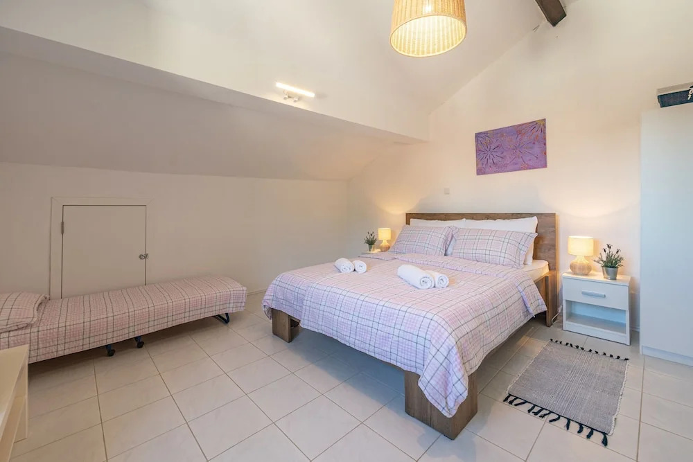Apartments Iskra