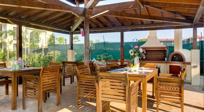 Esteban Apartcomplex