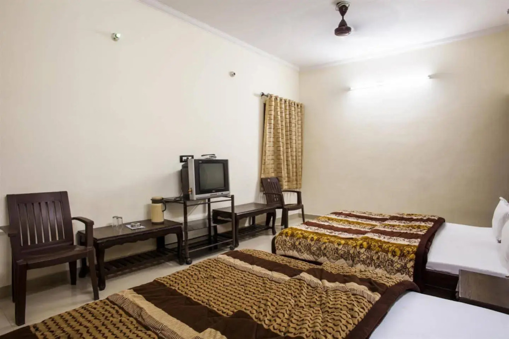 HOTEL G!S Paradise Amritsar - Provided Fully Air Conditioned & Well Decorated Rooms - Free Parking And Free Wi-fi Facility - A Premium Hotel In Amritsar