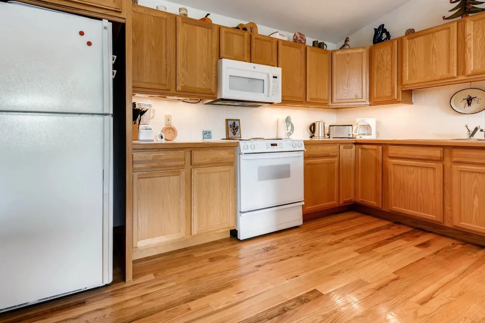 Lakepointe Court Town Homes by CRMR