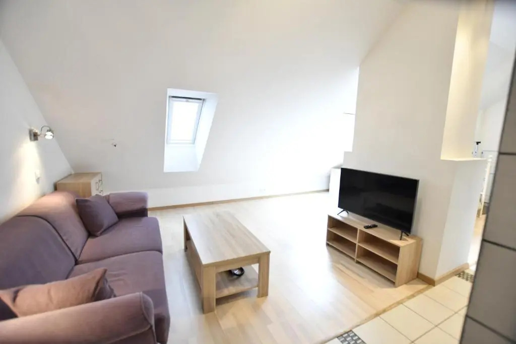 Revalia T1 Studio