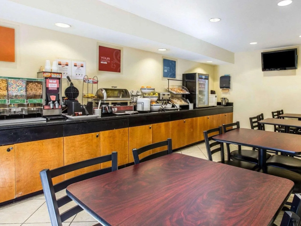 Econo Lodge Darien